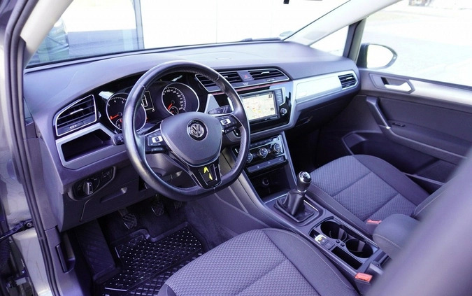Volkswagen Touran cena 74999 przebieg: 118000, rok produkcji 2016 z Golub-Dobrzyń małe 562